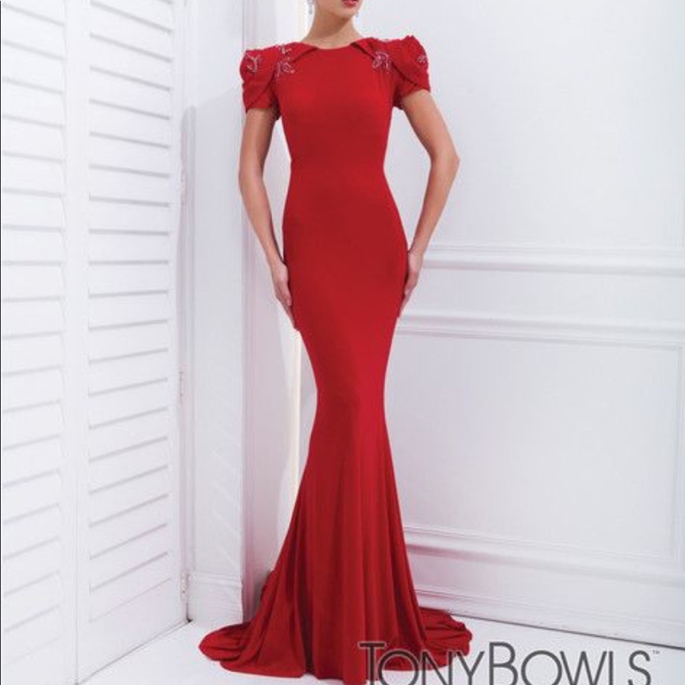 Tony Bowls red evening gown UNWORN! FIRM PRICE